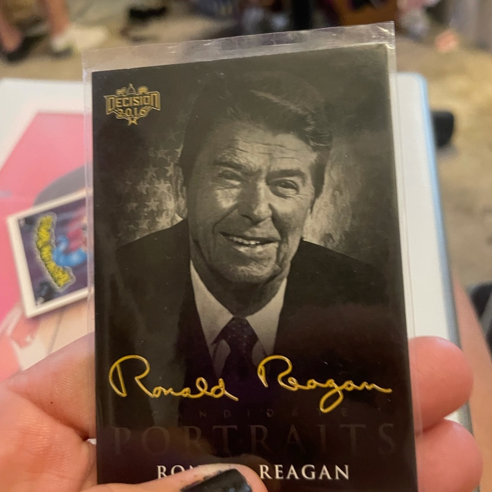 Sign trading card